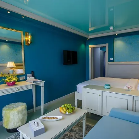 Hotel Phoenicia Blue View